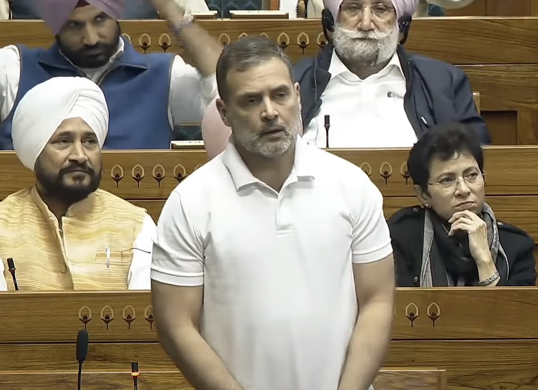 ‘संविधान में हमारी विरासत की झलक’, राहुल गांधी ने सावरकर पर दागे सवाल; सुनाया एकलव्य का किस्सा