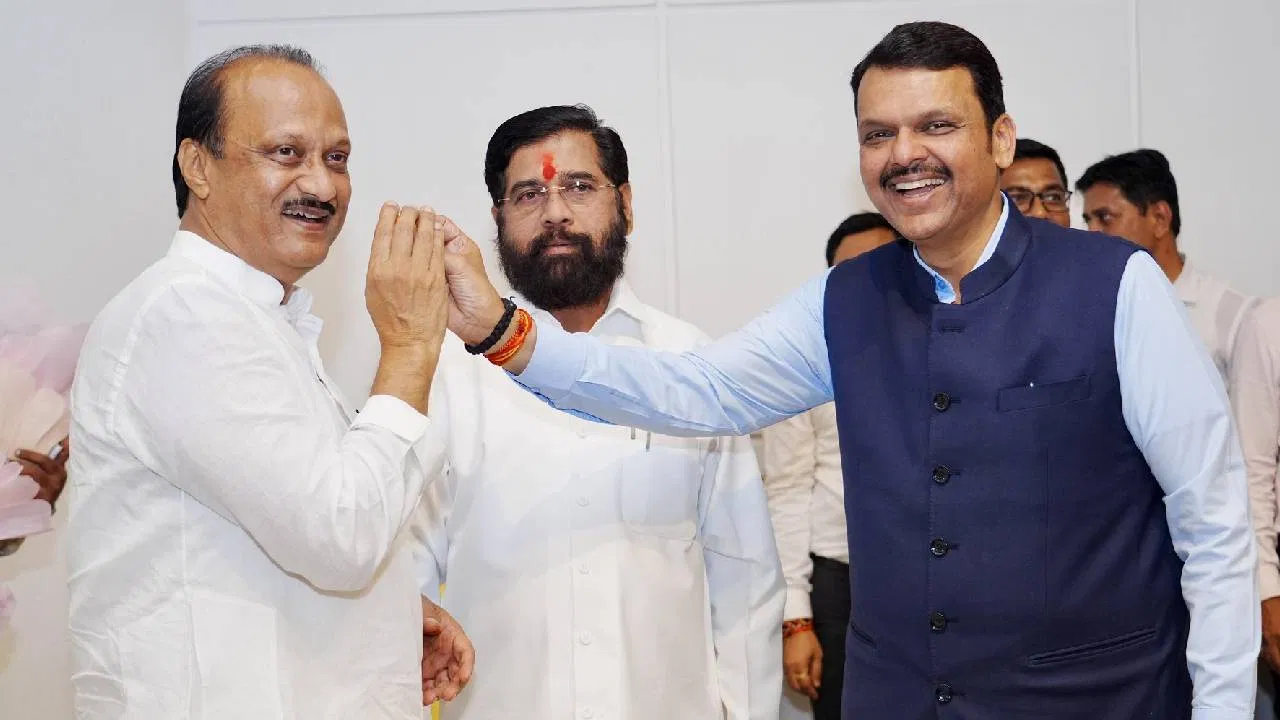 देवेंद्र फड़णवीस को तीसरी बार मुख्यमंत्री की कमान, शिंदे और अजीत उपमुख्यमंत्री