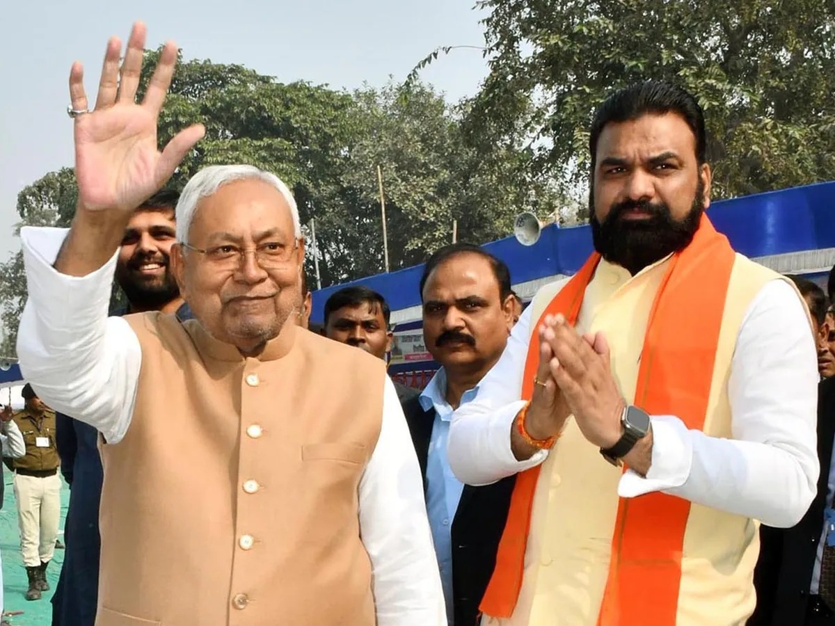 सरकार ने BPSC विवाद से पल्ला झाड़ा; नीतीश से मिले सम्राट चौधरी, बोले- आयोग को फ्री हैंड