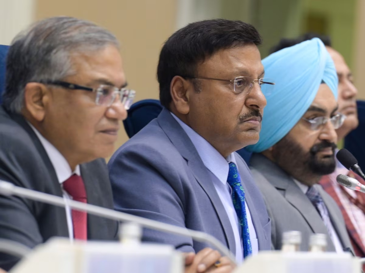 राजीव कुमार हो रहे हैं रिटायर, कौन बनेगा मुख्य चुनाव आयुक्त