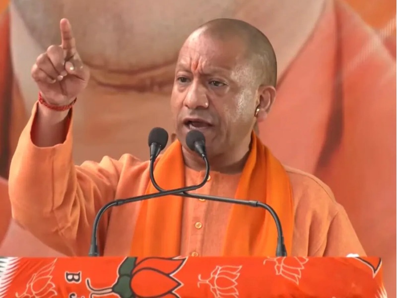 देख सपाई बिटिया घबराई, मिल्कीपुर में मोईद खान का नाम लेकर योगी का अखिलेश पर बड़ा हमला